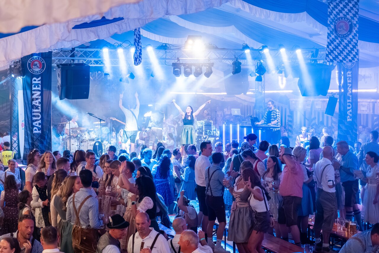 Rundum Oktoberfest-Stimmung bei den Barumer Wiesn in Salzgitter