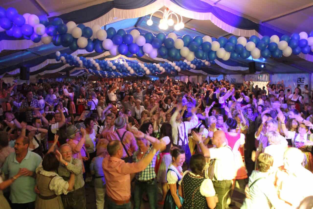 Das längste Oktoberfest-Zelt der Welt steht in Ostwestfalen